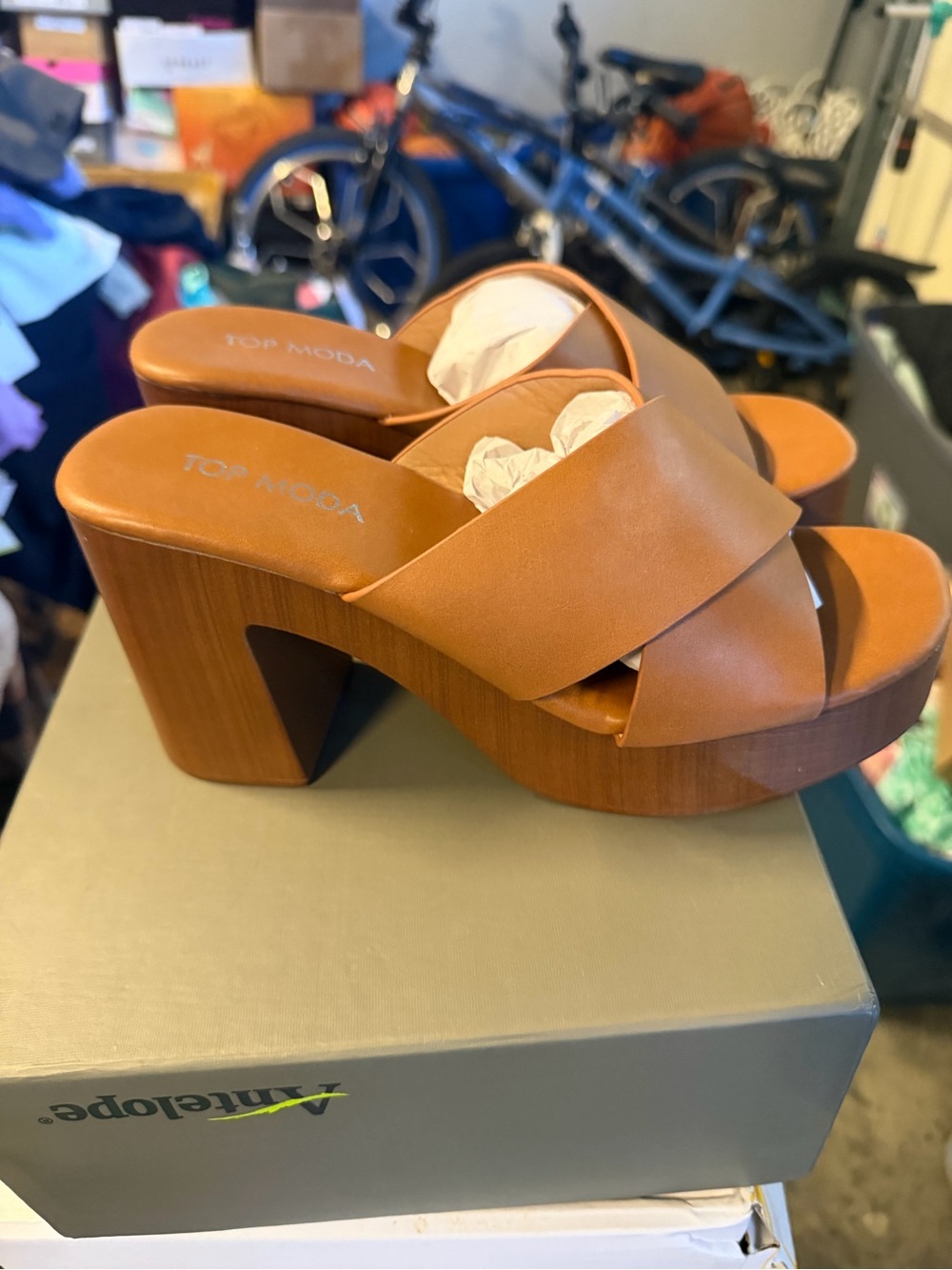 TOP Moda Brown Platform Crossover Slide Heels